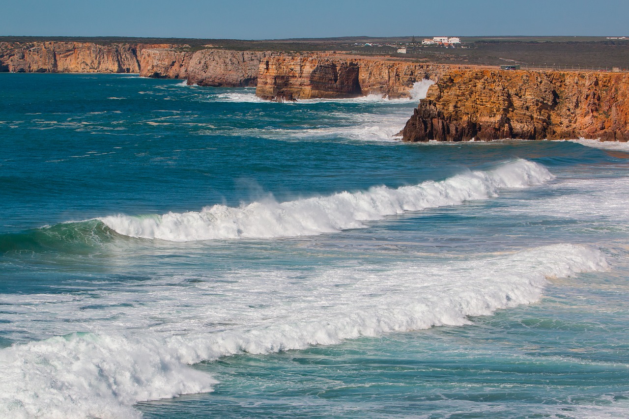 Yachtcharter Portugal cliffs